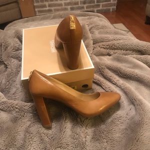 Michael Kors Flex Pumps